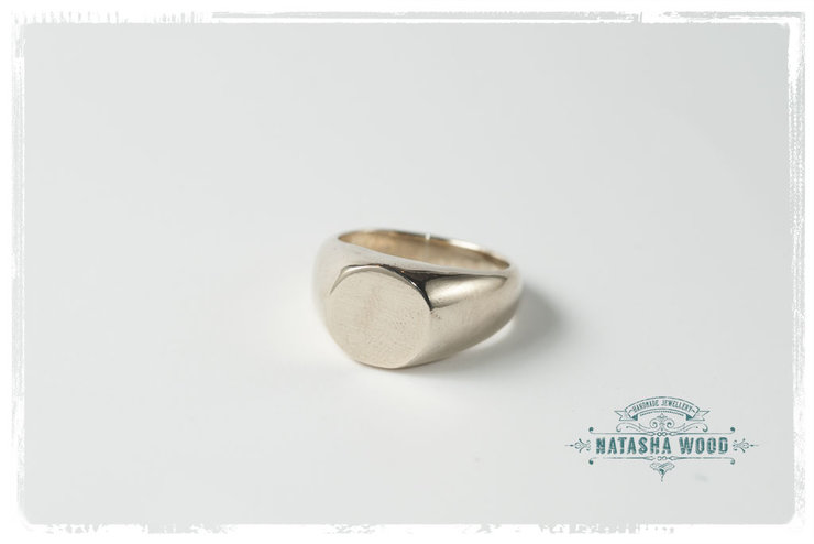 Br Signet Ring With A Round Flat Top Hello Man Br Signet Ring With A Round Flat Top
